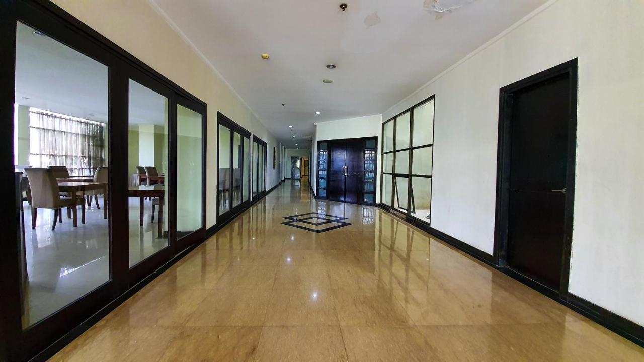 N1 Hotel Tanah Abang Джакарта Екстериор снимка